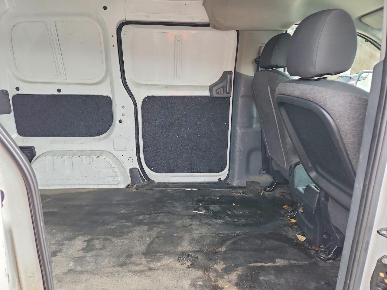 Nissan Nv