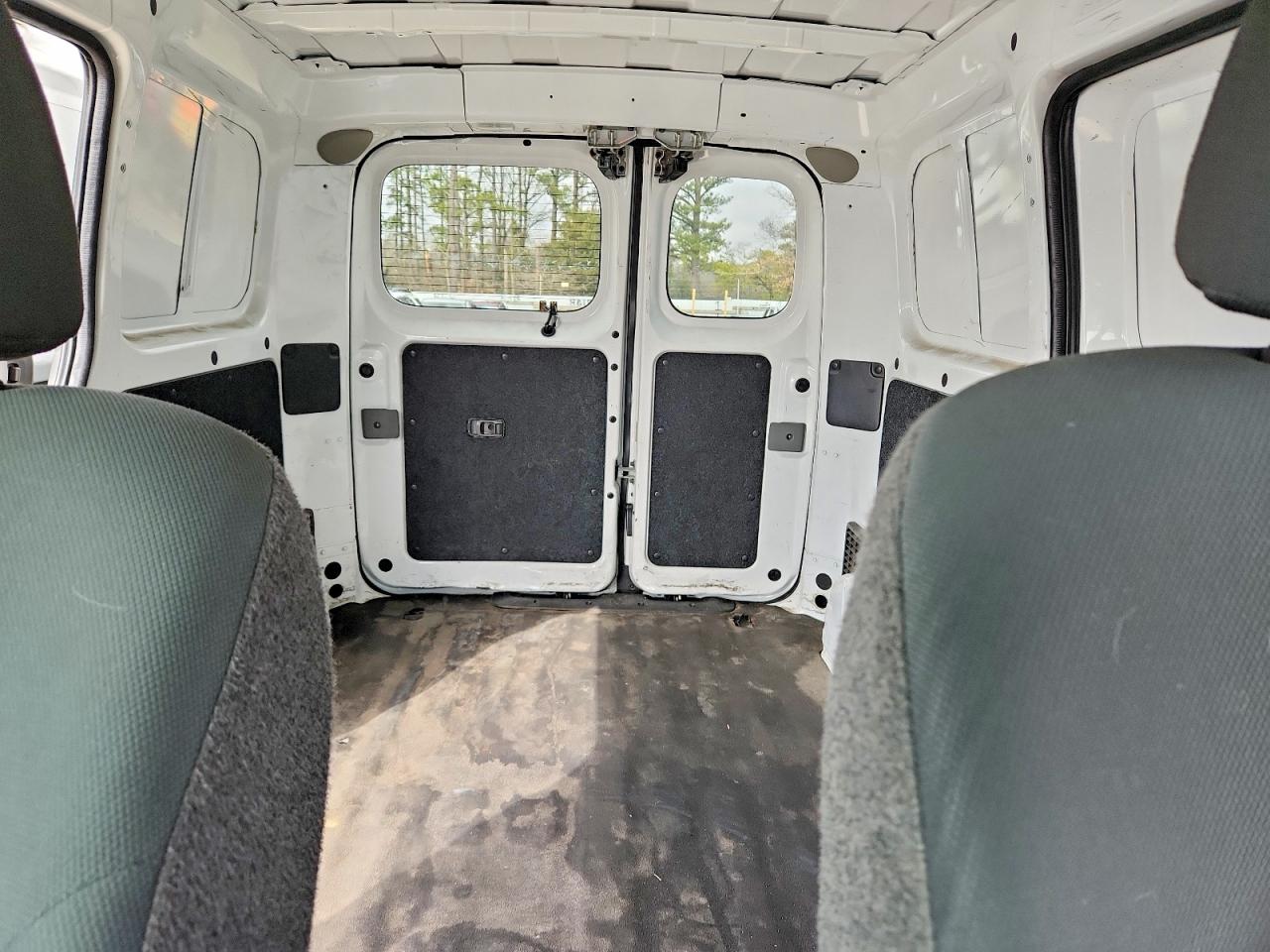 Nissan Nv
