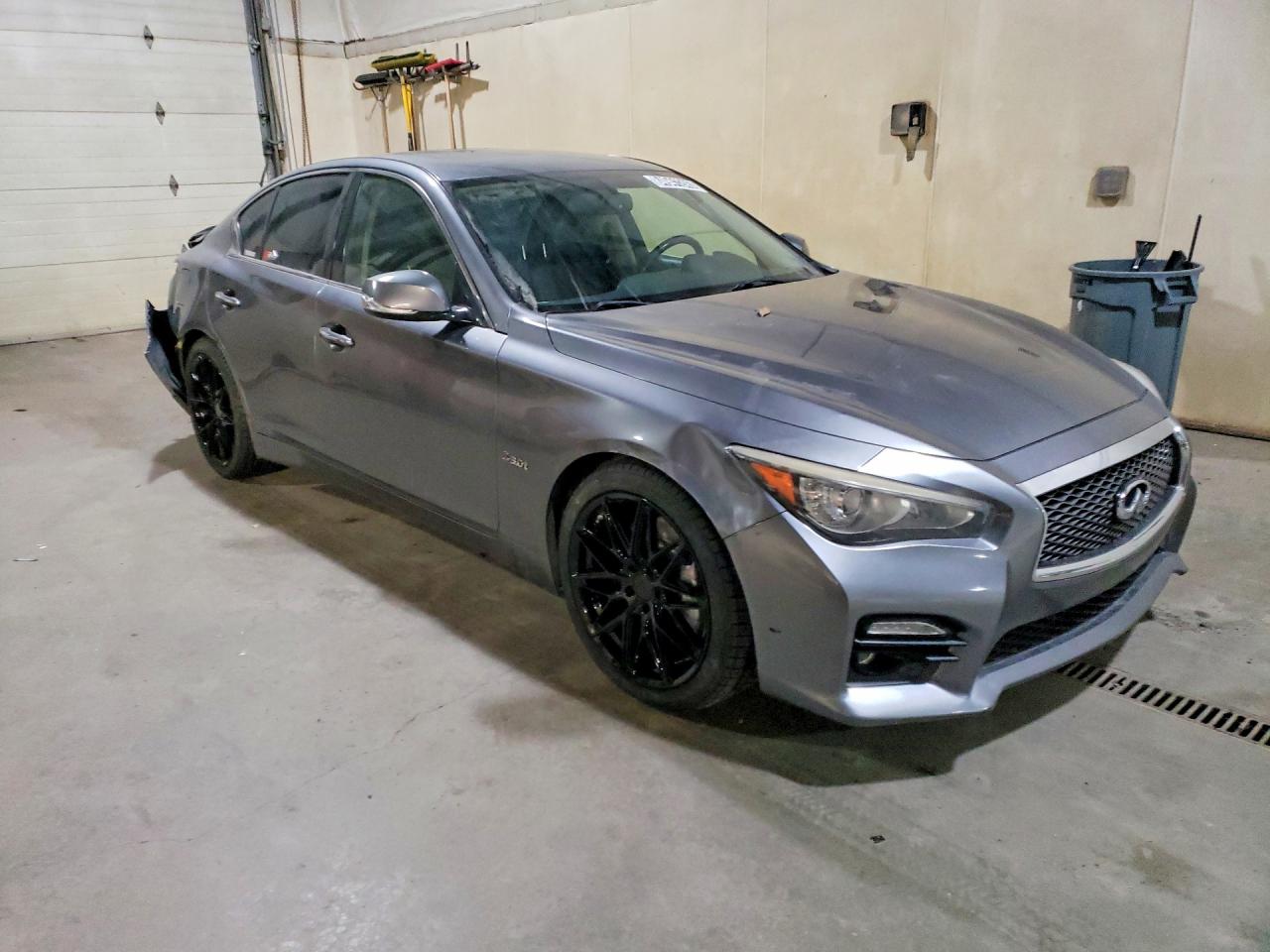 INFINITI Q50 Red Sport 400