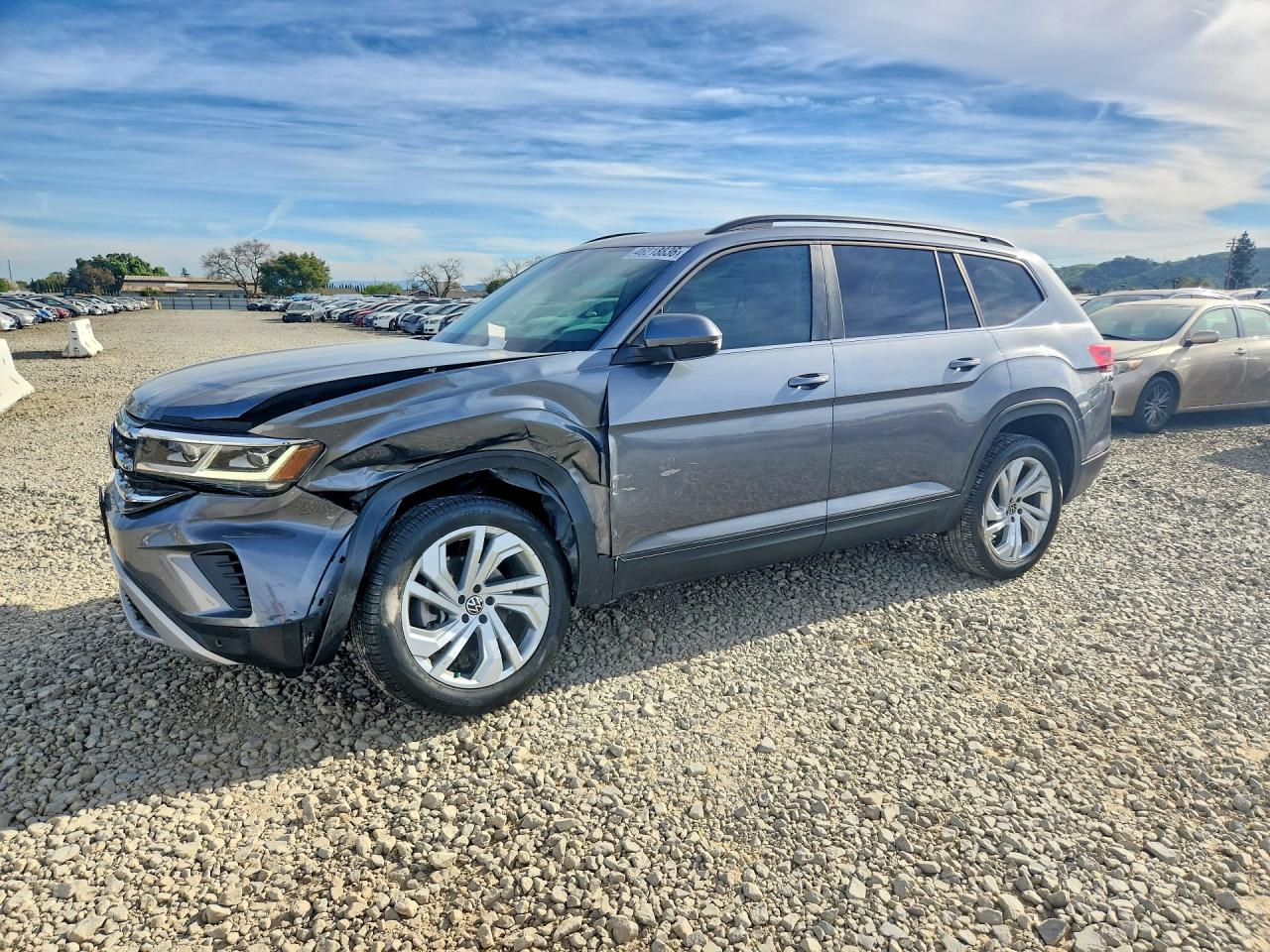 Salvage Volkswagen Atlas Image