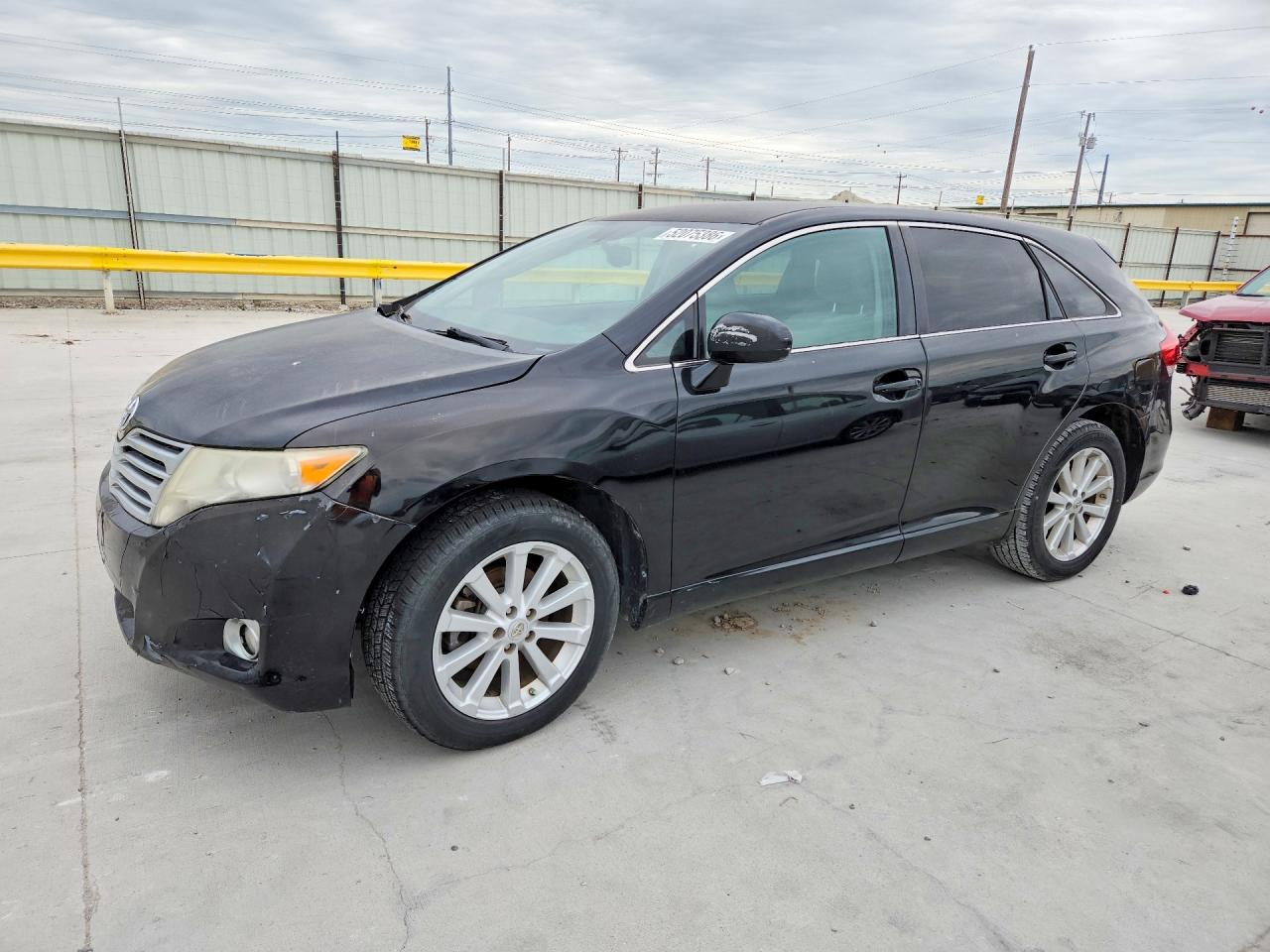 Salvage Toyota Venza Image