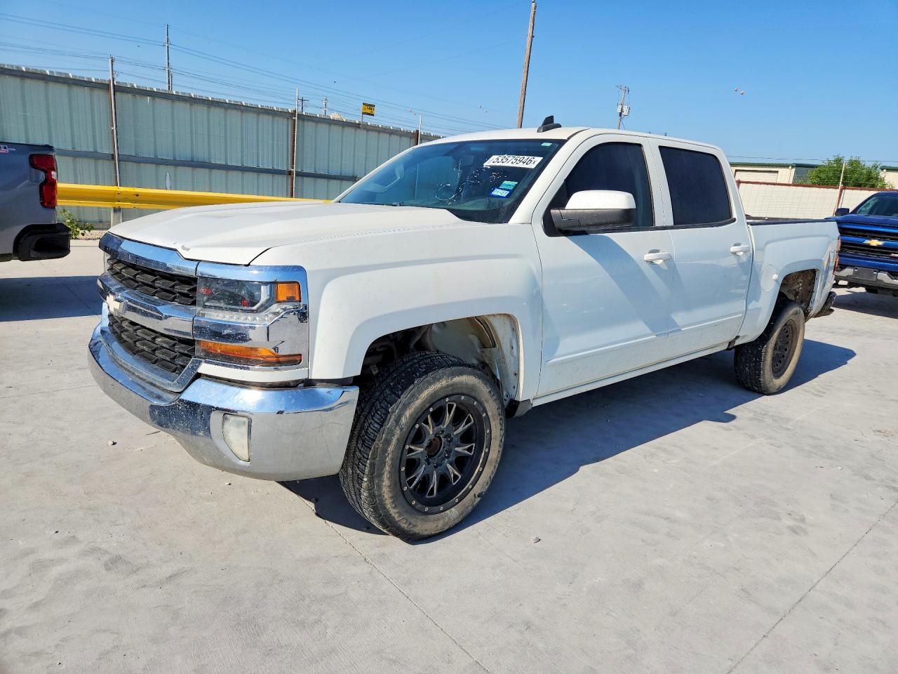 Salvage Chevrolet Silverado Image