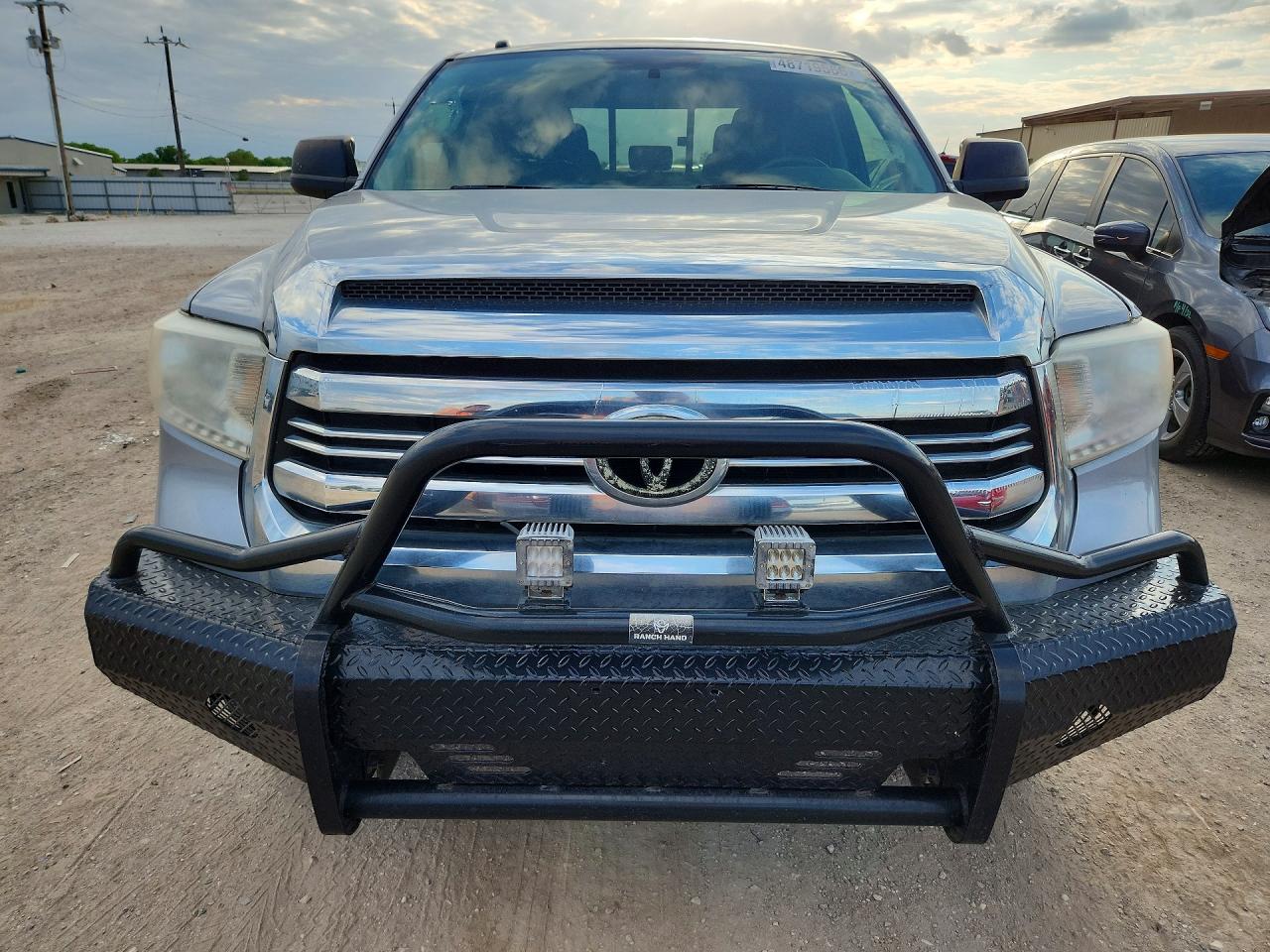 Toyota Tundra Sr5