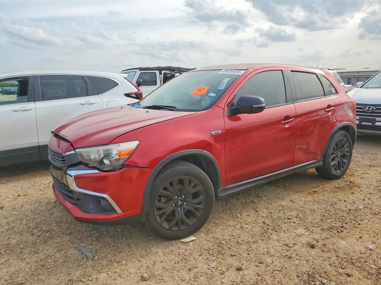 Salvage Mitsubishi Outlander Image