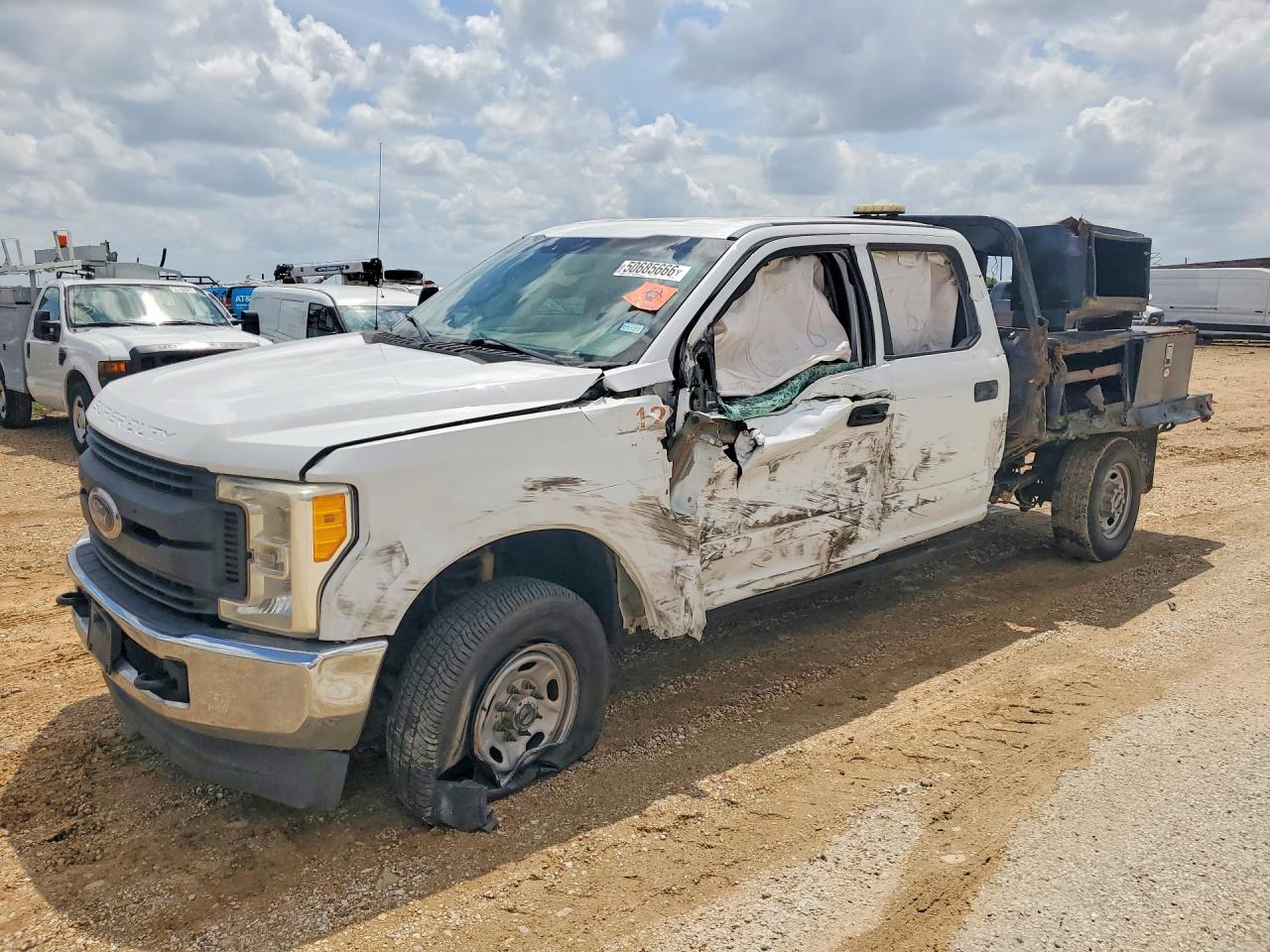 Salvage Ford F-350 Image