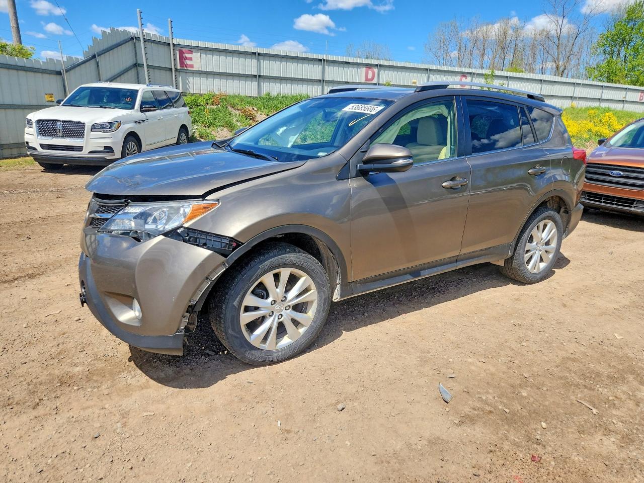 Salvage Toyota RAV4 Image