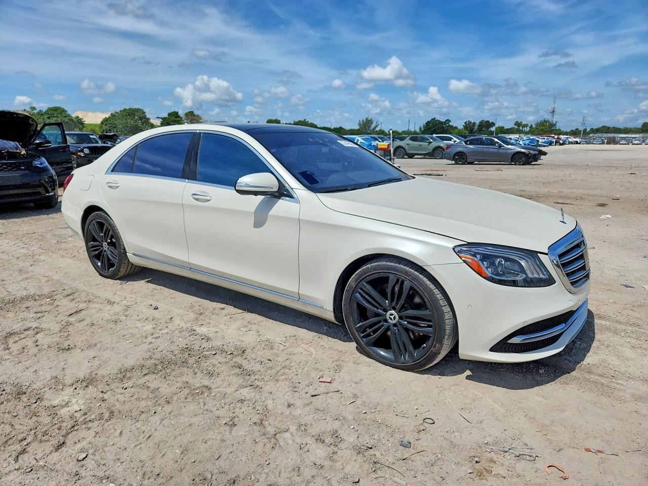 Mercedes-Benz S-Class 560
