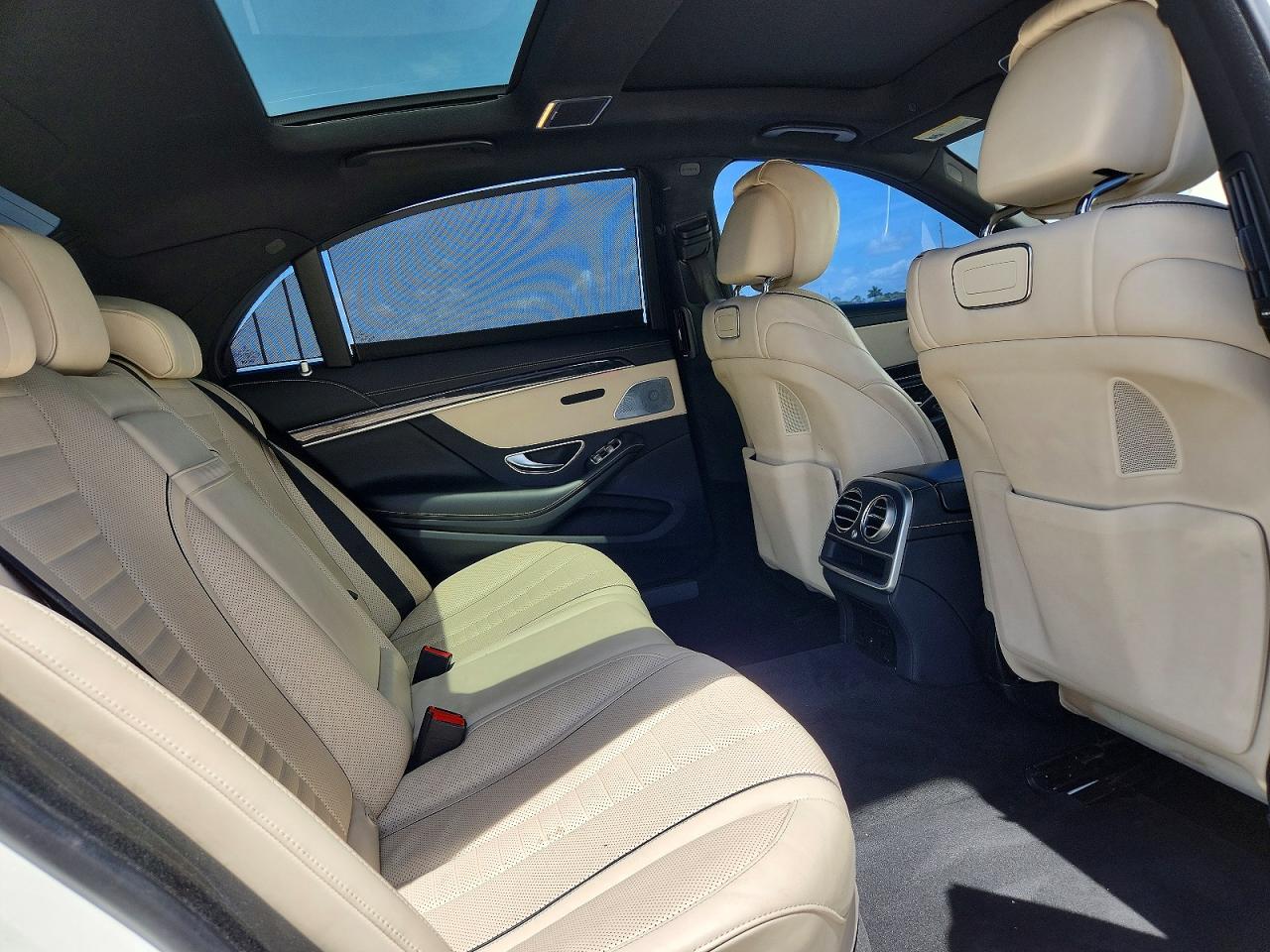 Mercedes-Benz S-Class 560