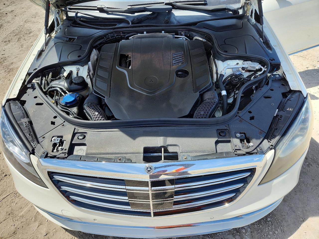 Mercedes-Benz S-Class 560