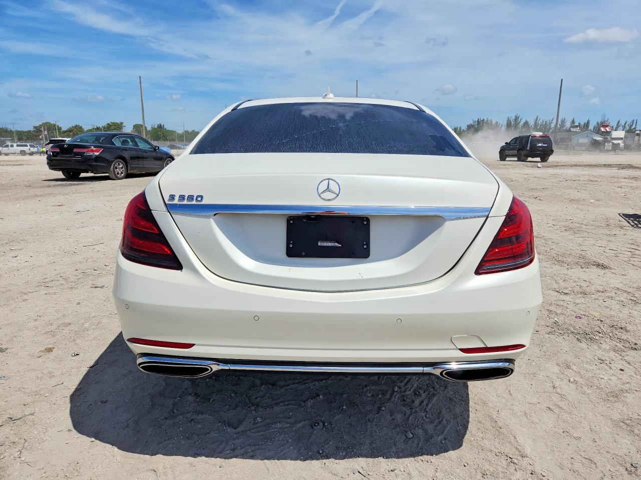 Mercedes-Benz S-Class 560