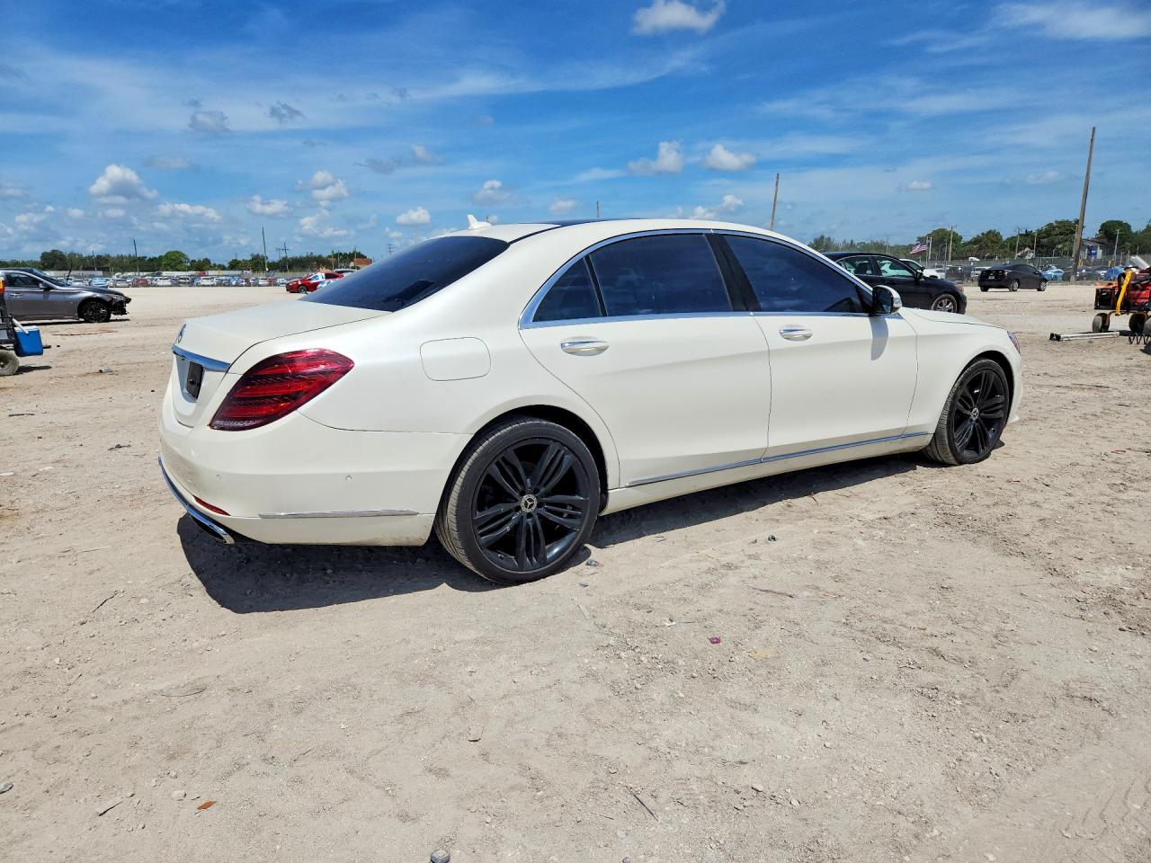 Mercedes-Benz S-Class 560