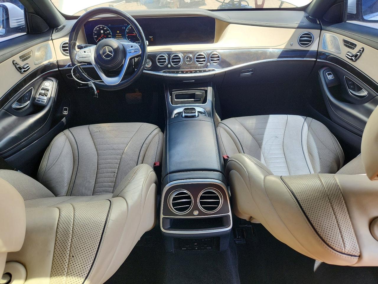 Mercedes-Benz S-Class 560