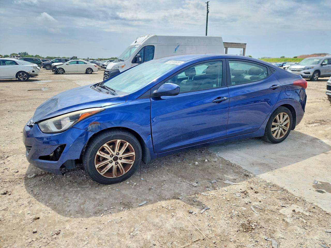 Salvage Hyundai ELANTRA Image