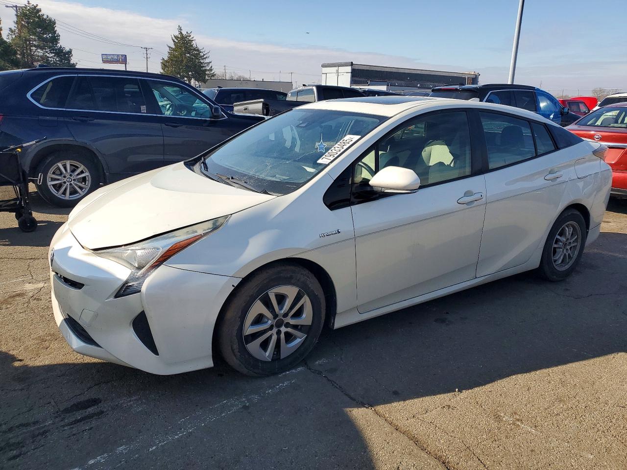 Salvage Toyota Prius Image