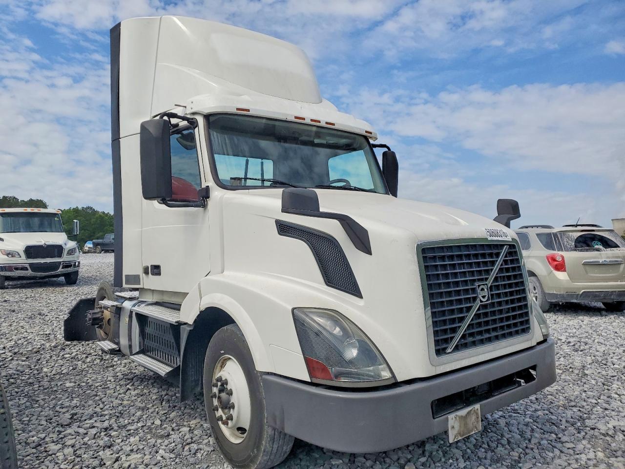 Salvage Volvo Vn Image