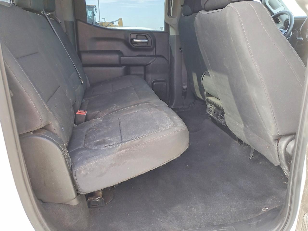 Chevrolet Silverado C1500 Custom