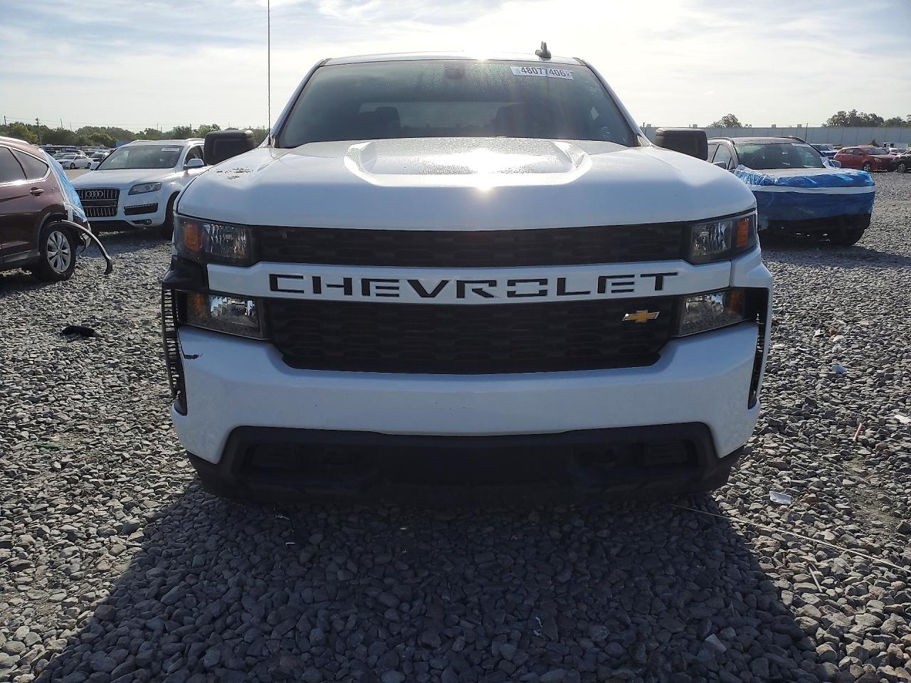 Chevrolet Silverado C1500 Custom