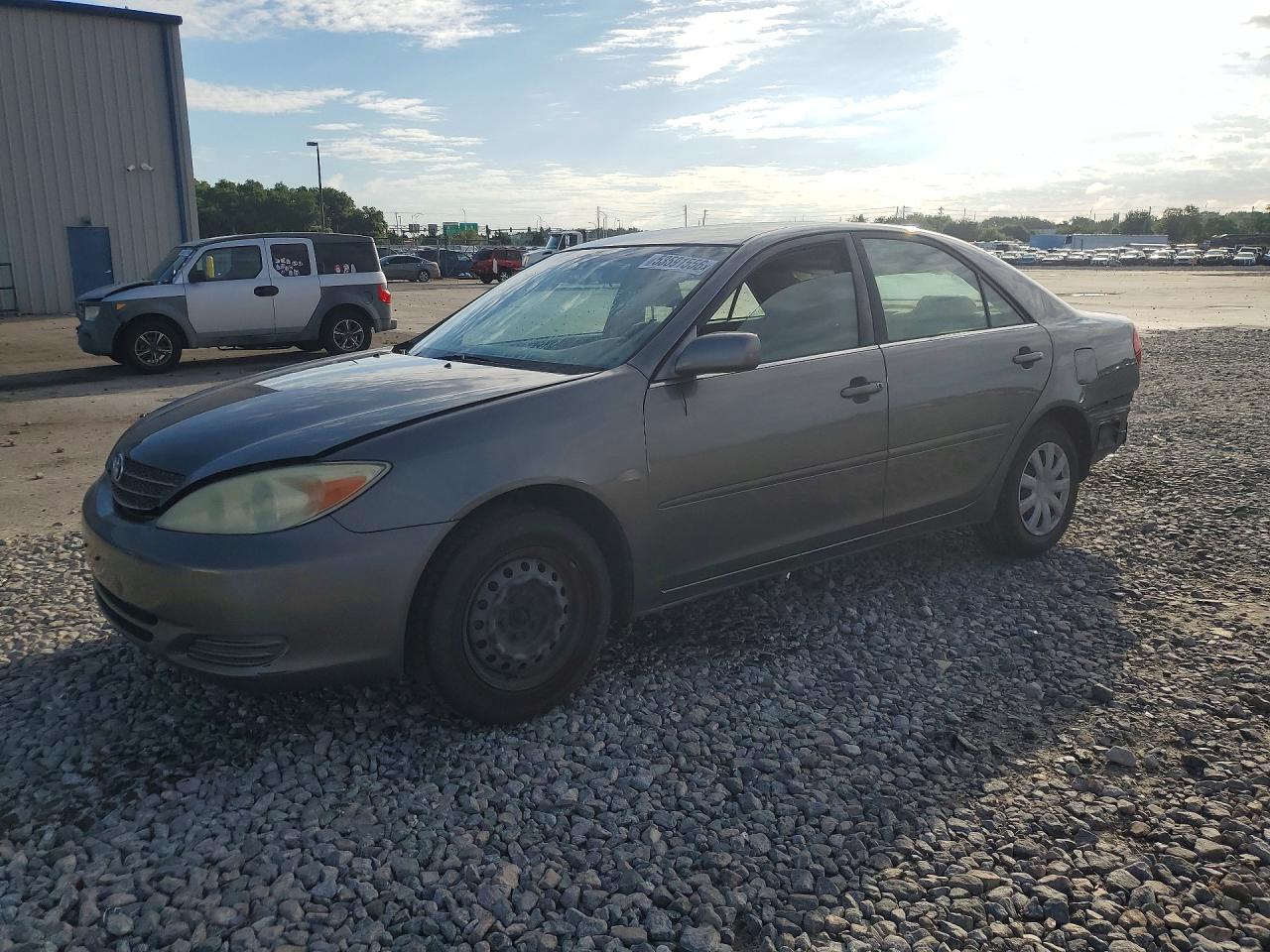 Salvage Toyota Camry Image