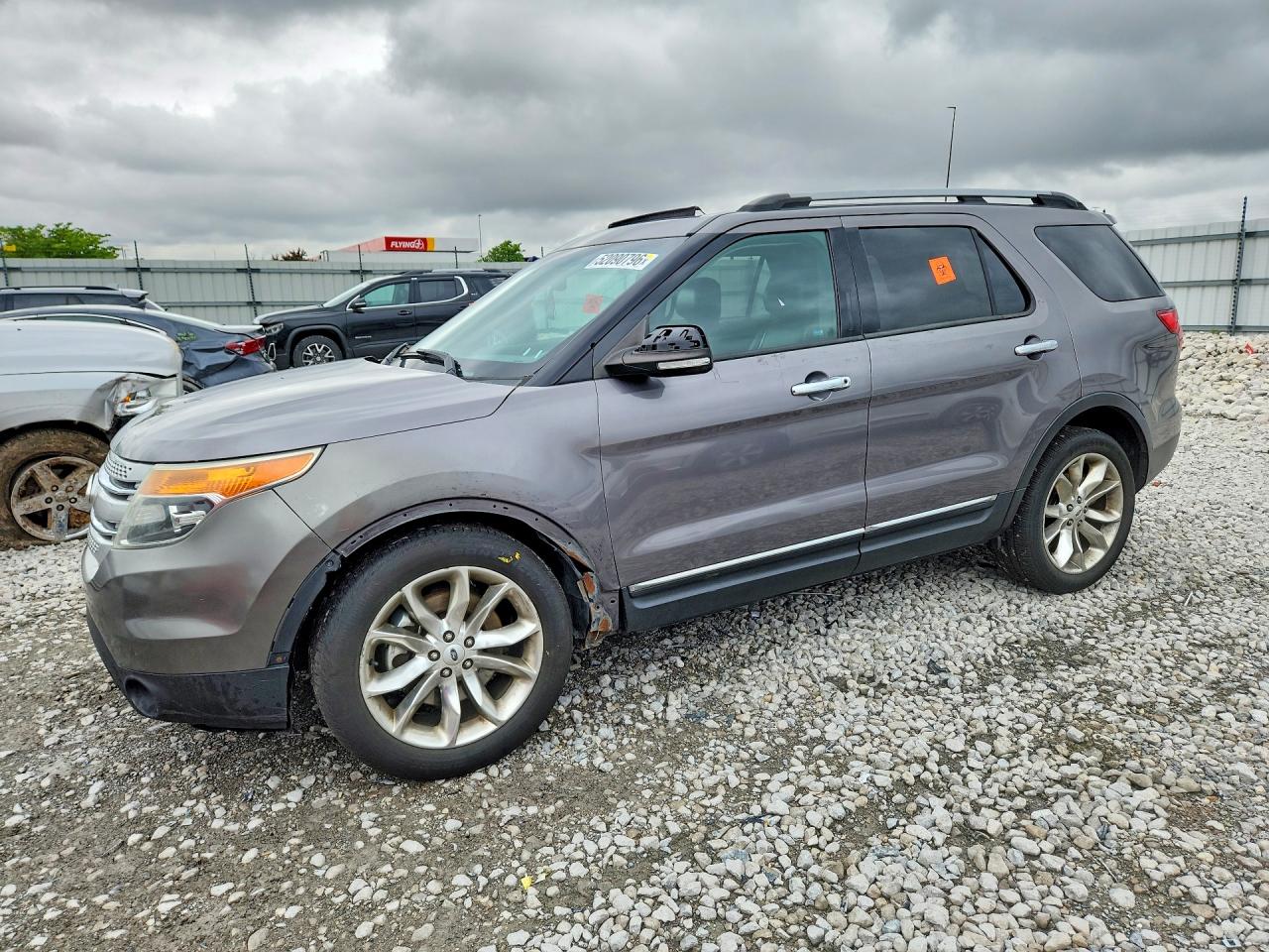 Salvage Ford Explorer Image