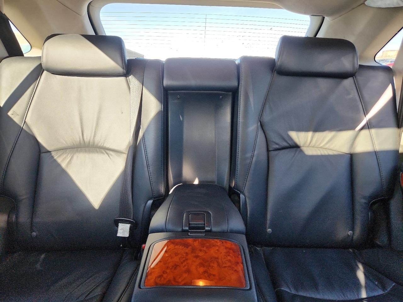 Lexus RX Base