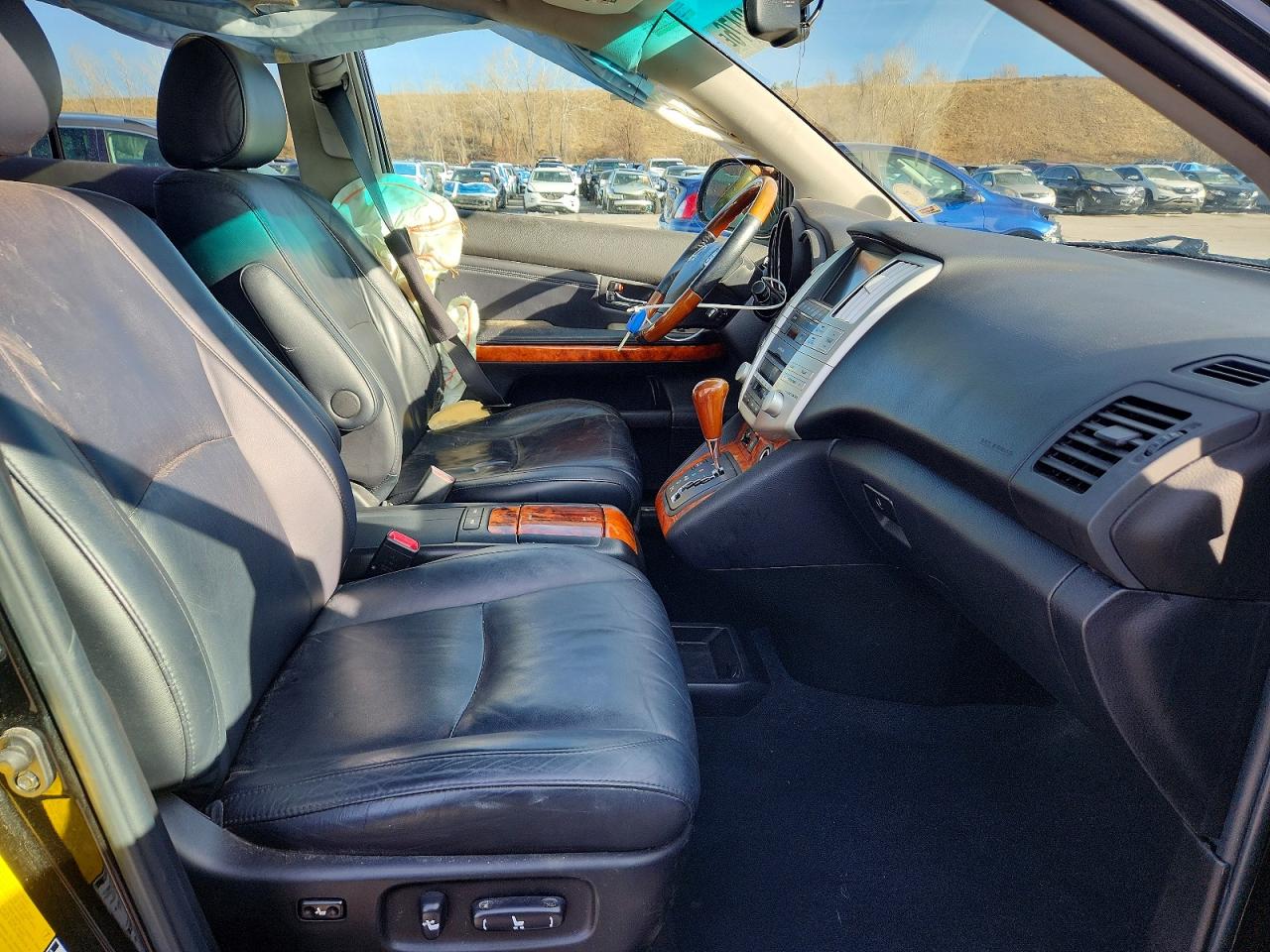 Lexus RX Base
