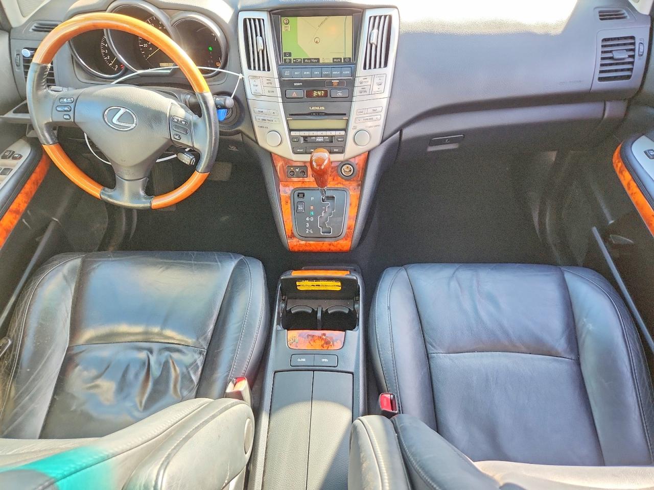 Lexus RX Base