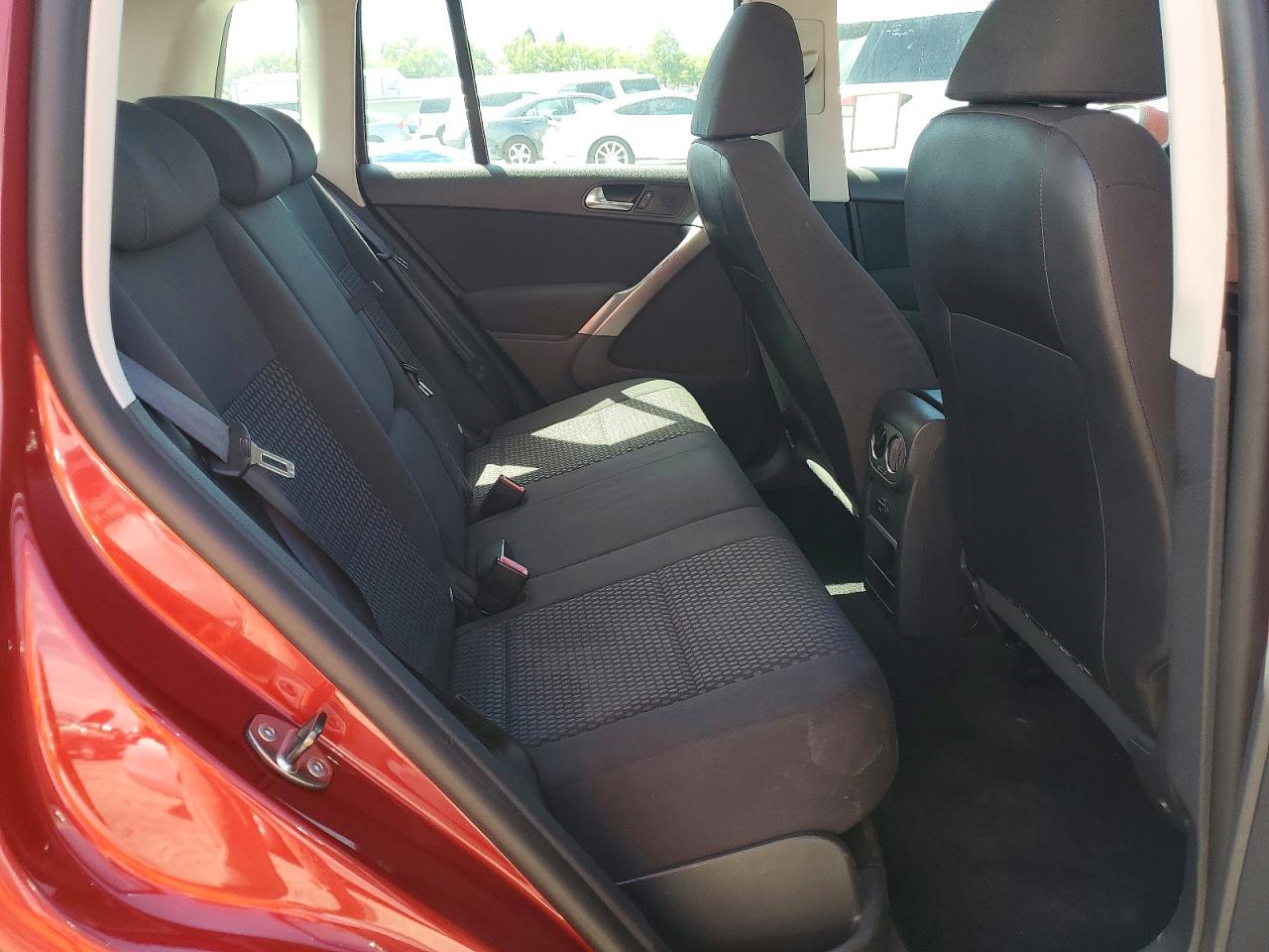 Volkswagen Tiguan S