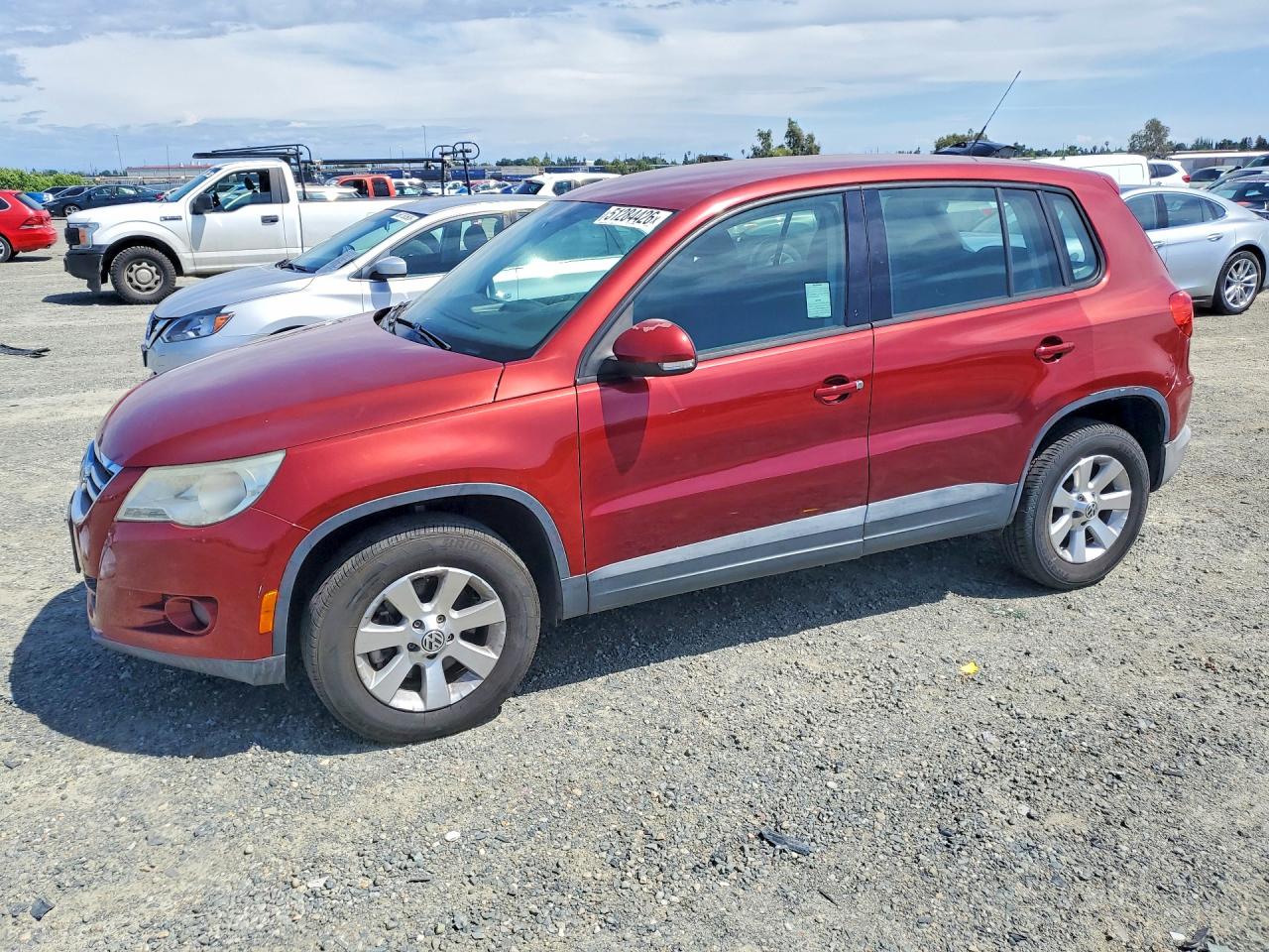 Salvage Volkswagen Tiguan Image