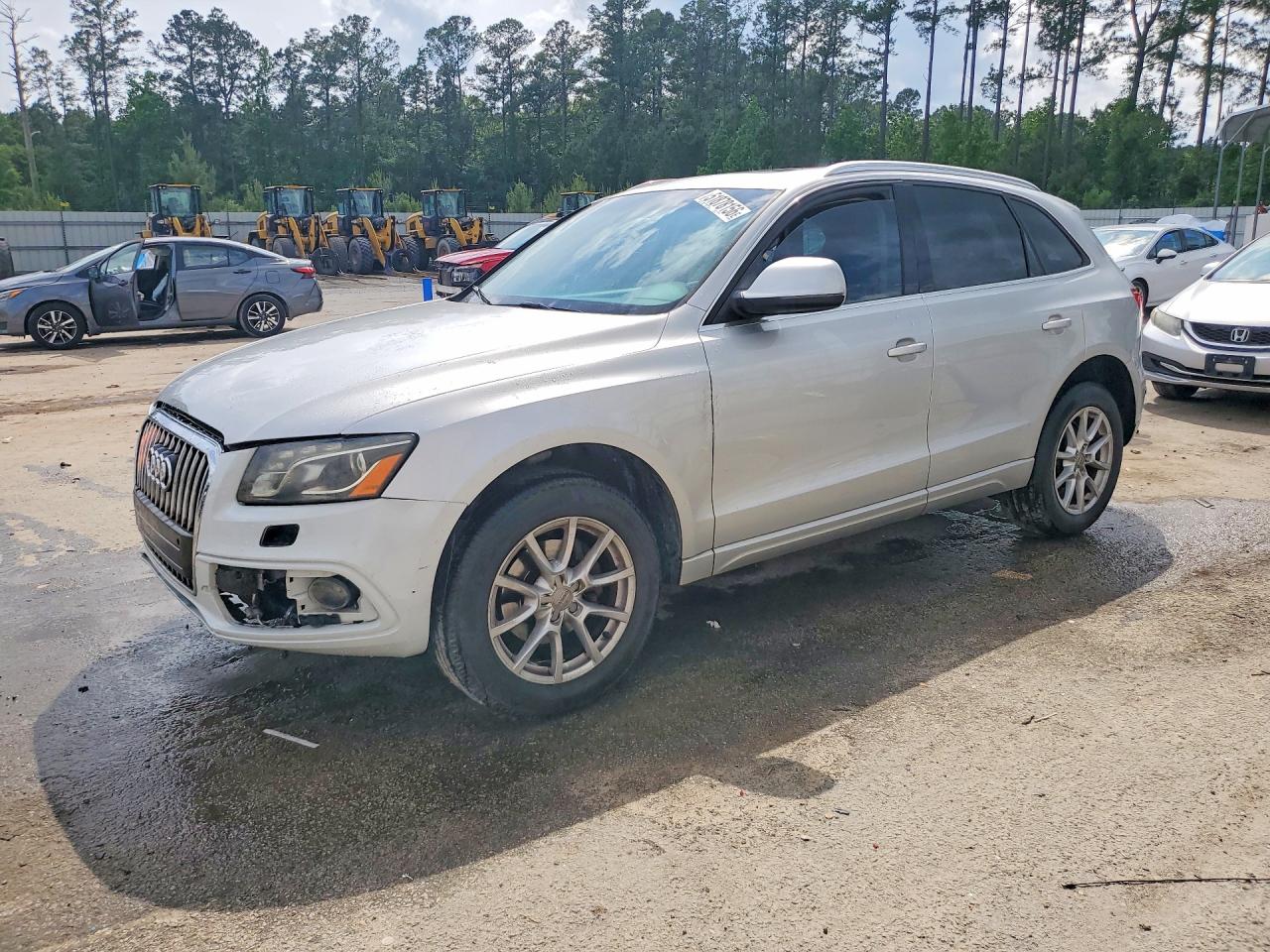 Salvage Audi Q5 Image