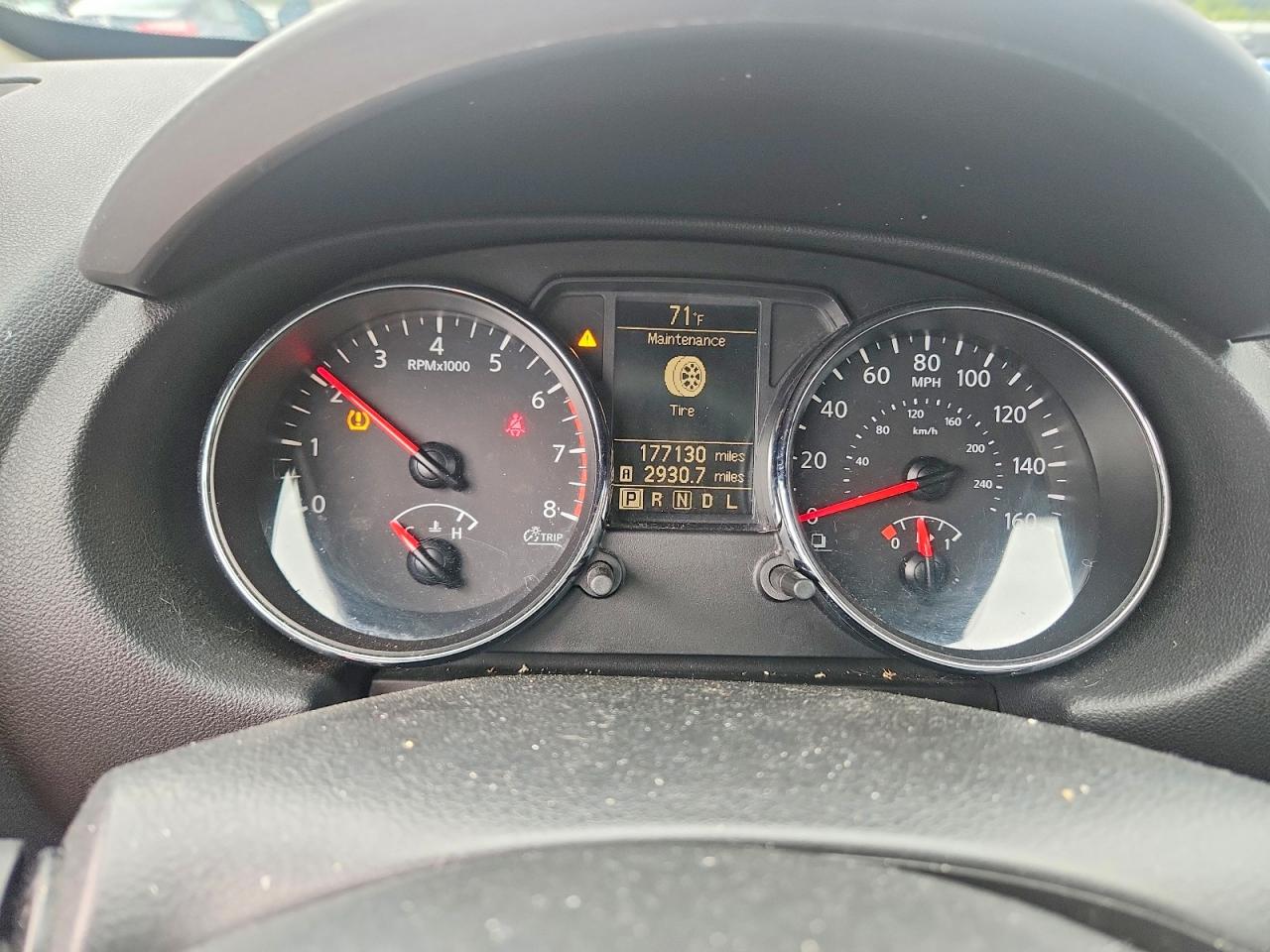 Nissan Rogue S