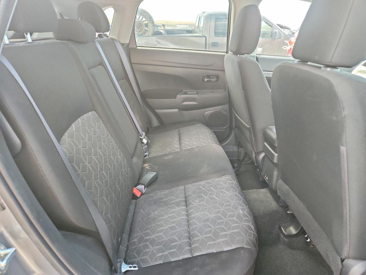 Mitsubishi Outlander S