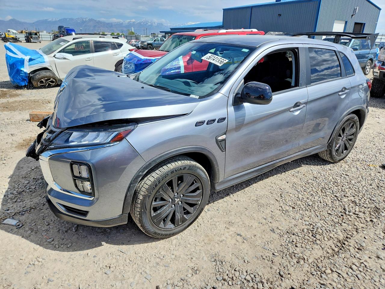 Salvage Mitsubishi Outlander Image