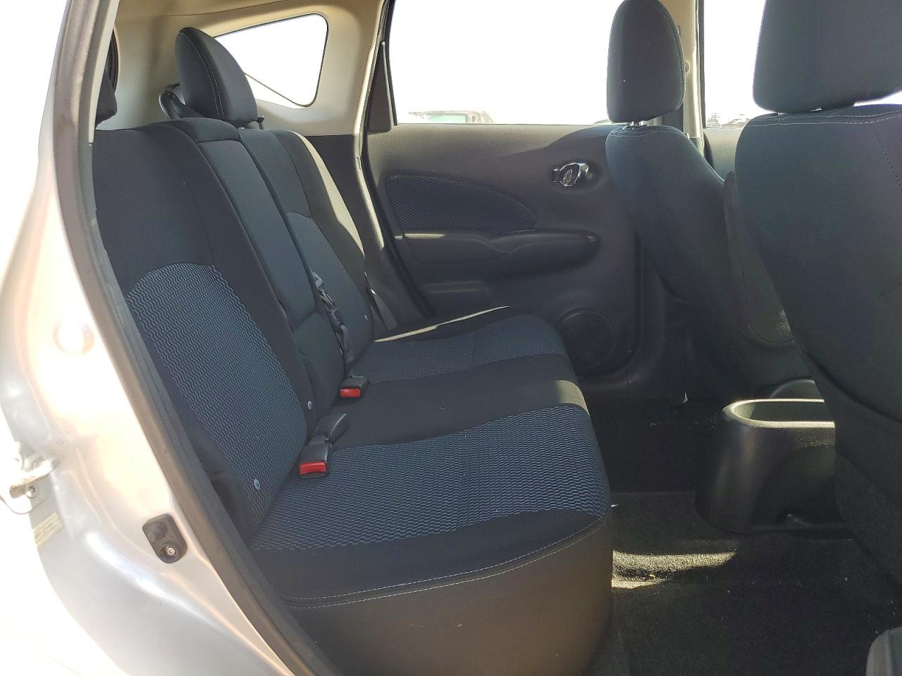 Nissan Versa S