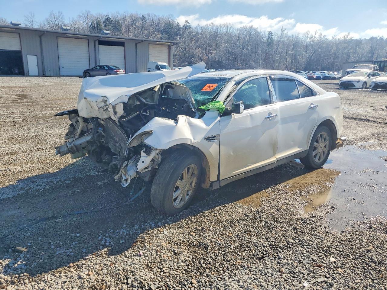 Salvage Ford Taurus Image