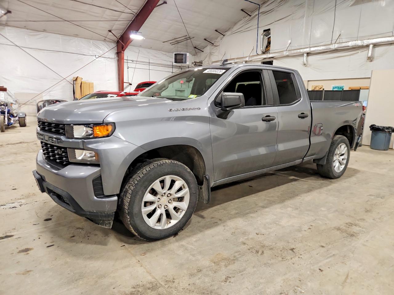 Salvage Chevrolet Silverado Image