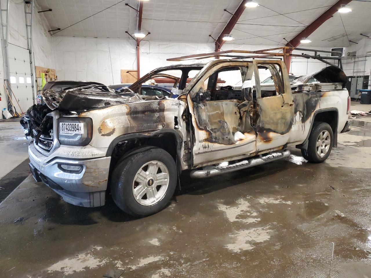 Salvage GMC Sierra Image
