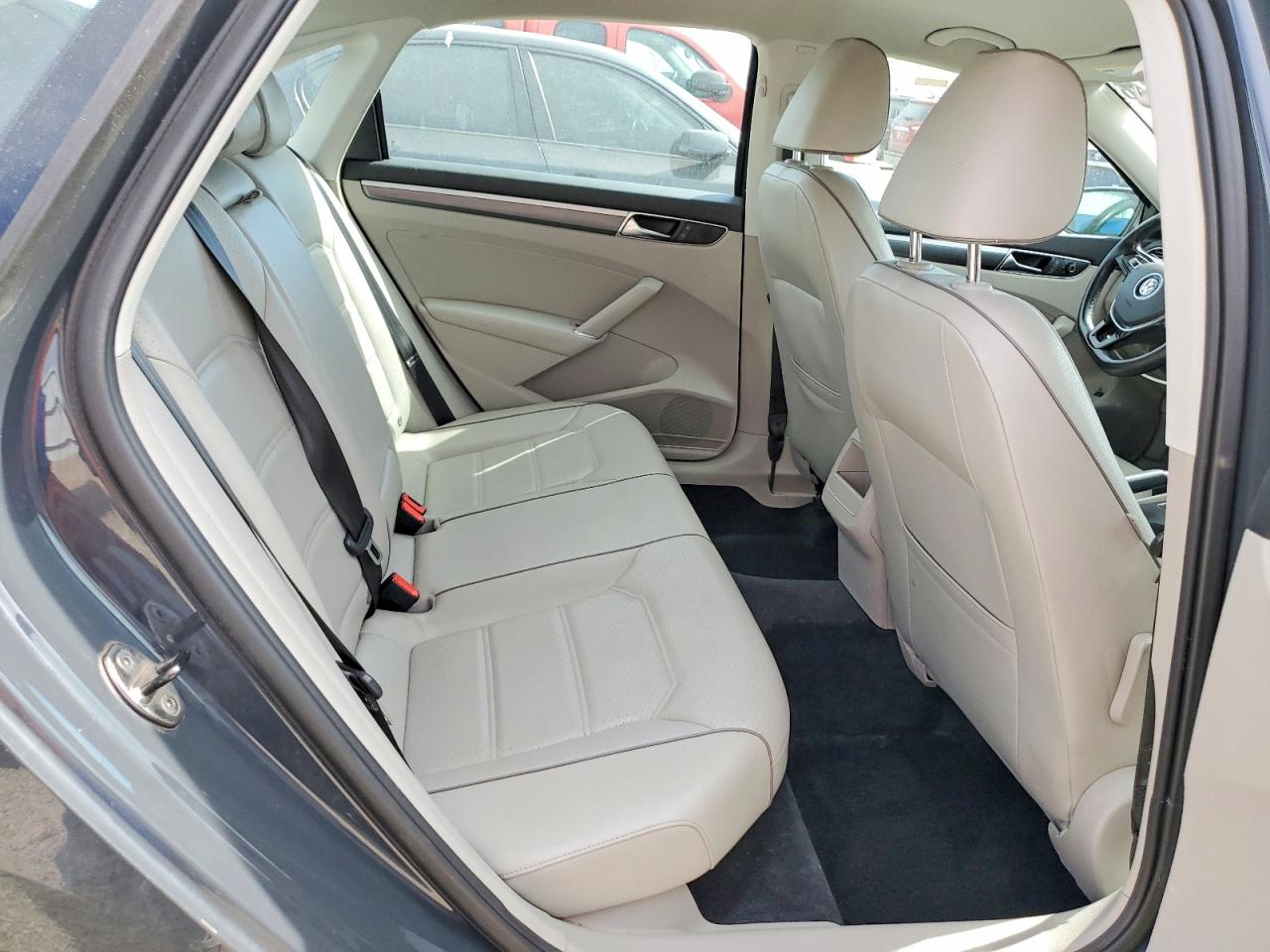Volkswagen Passat R-line