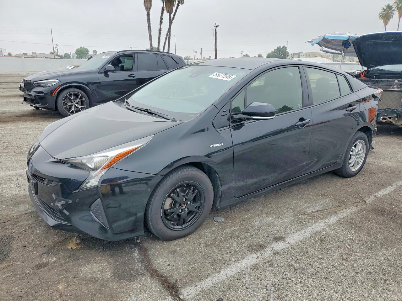 Salvage Toyota Prius Image