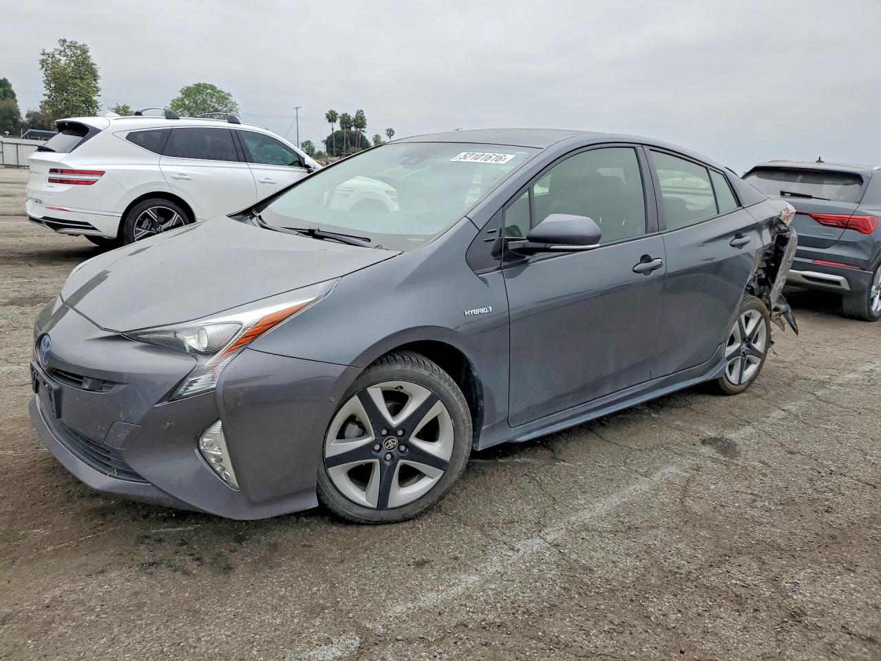 Salvage Toyota Prius Image