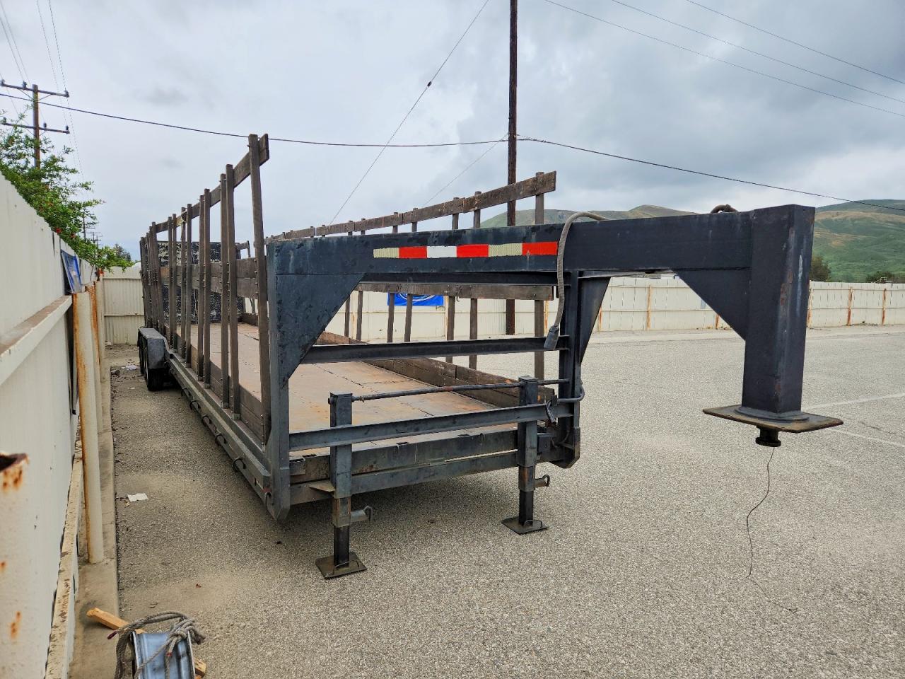 Salvage Appl Trailer Image
