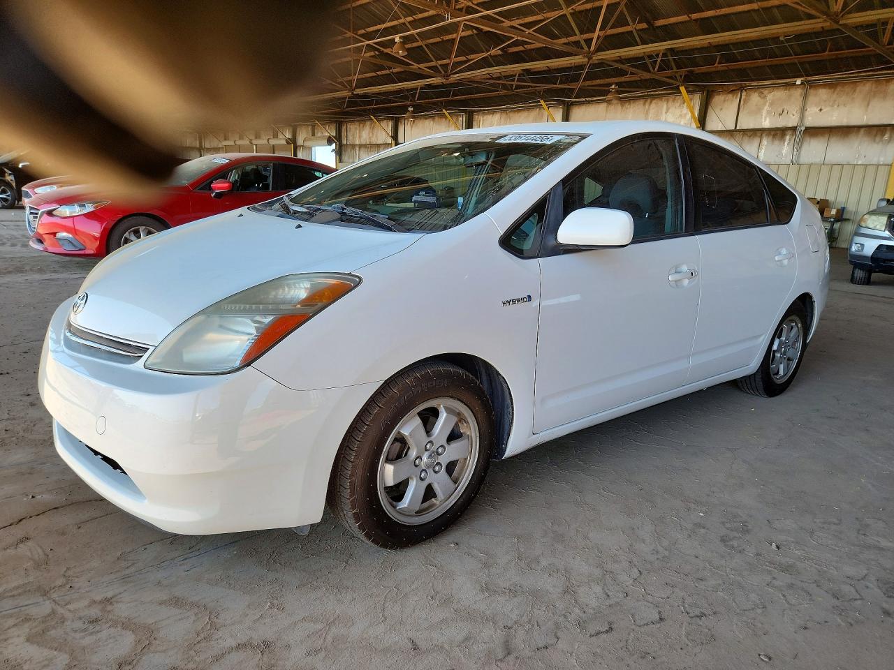Salvage Toyota Prius Image