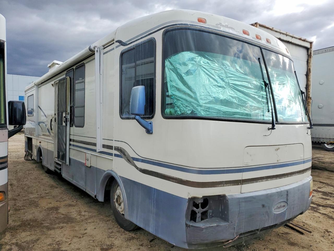 Salvage Spartan Motorhome Image