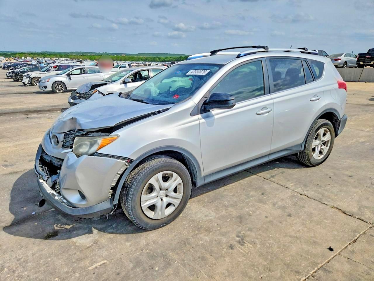 Salvage Toyota RAV4 Image