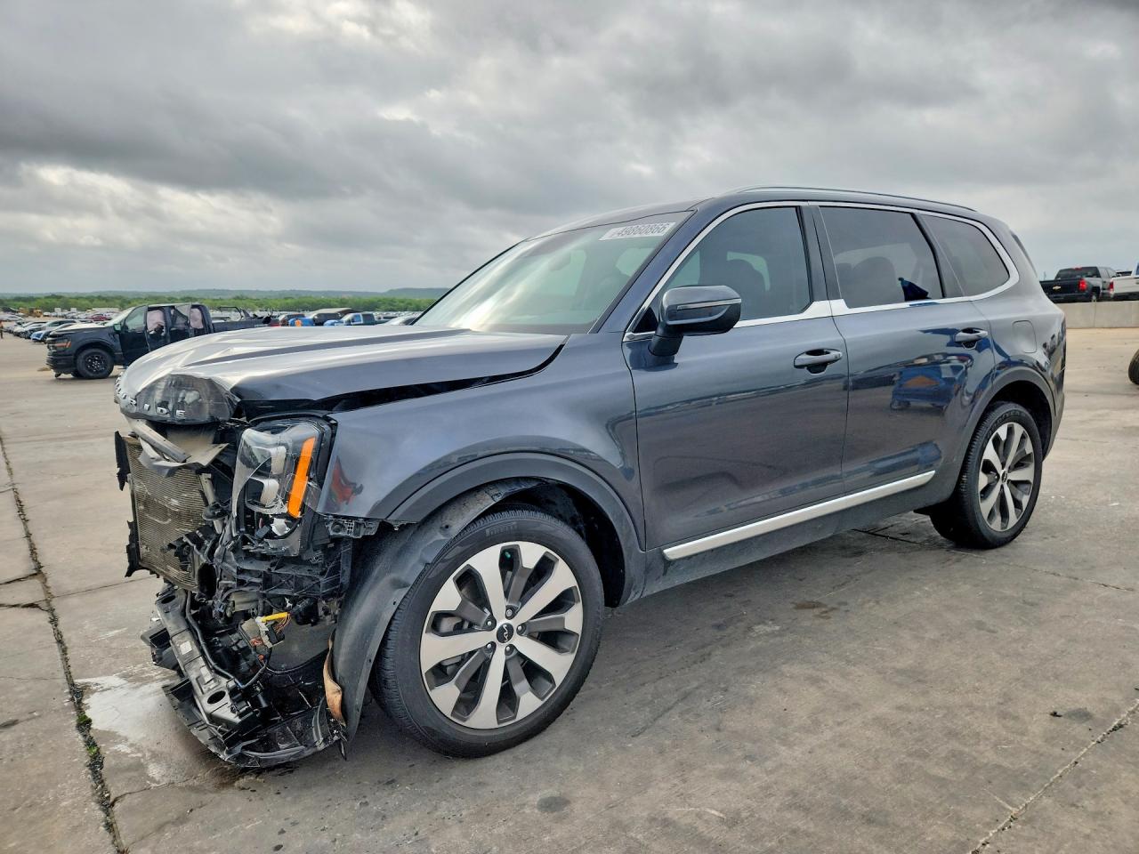 Salvage Kia Telluride Image