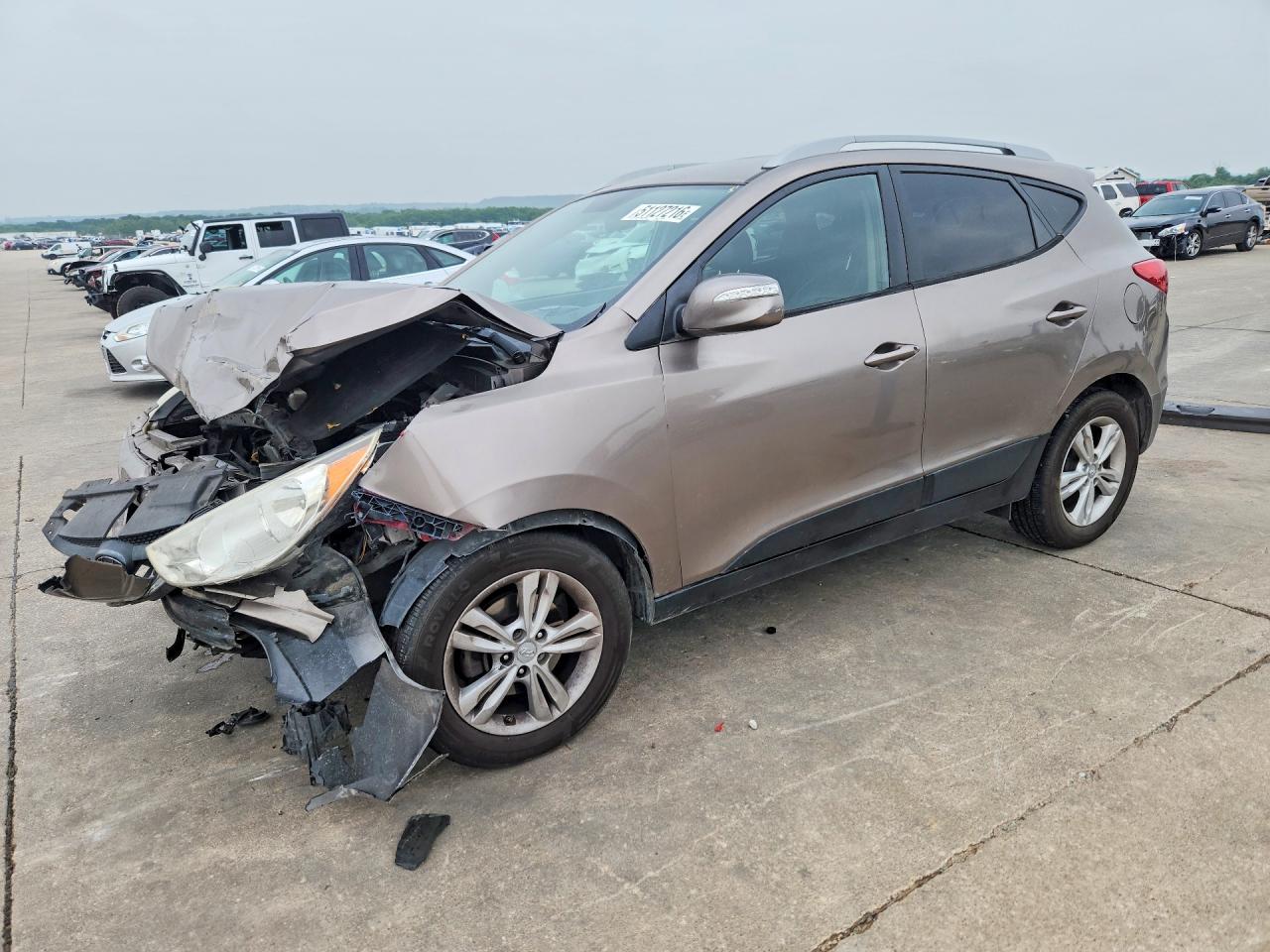 Salvage Hyundai TUCSON Image