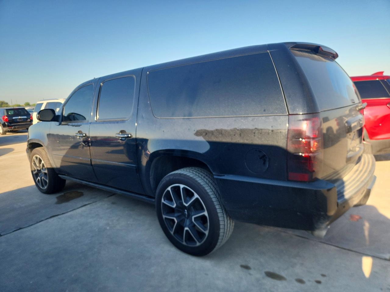 Chevrolet Suburban C1500 Ltz