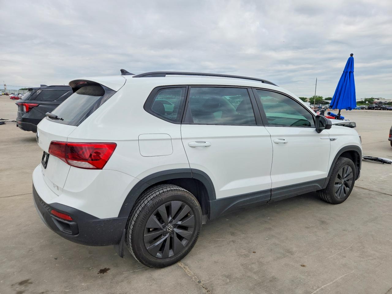 Volkswagen Taos S
