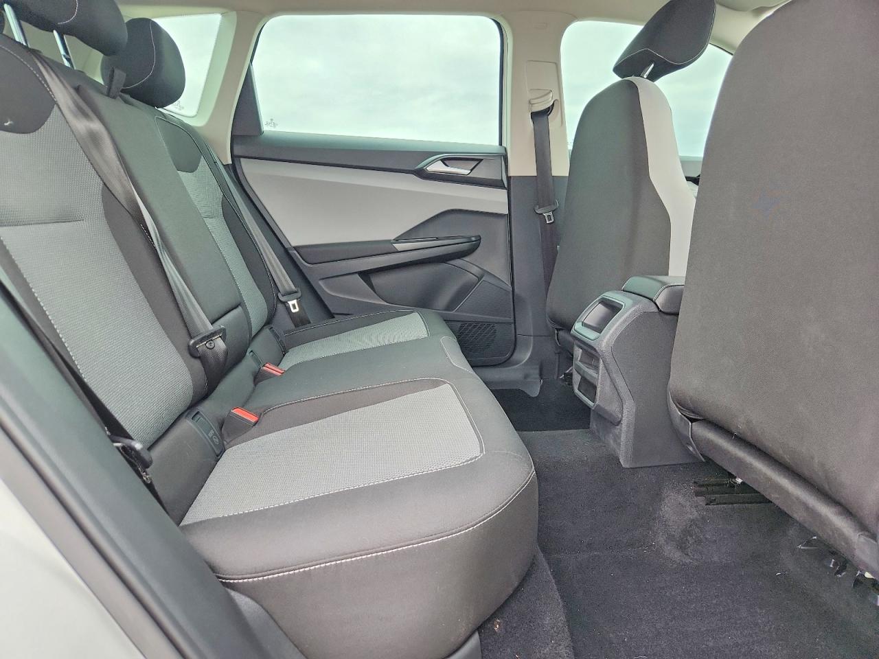 Volkswagen Taos S
