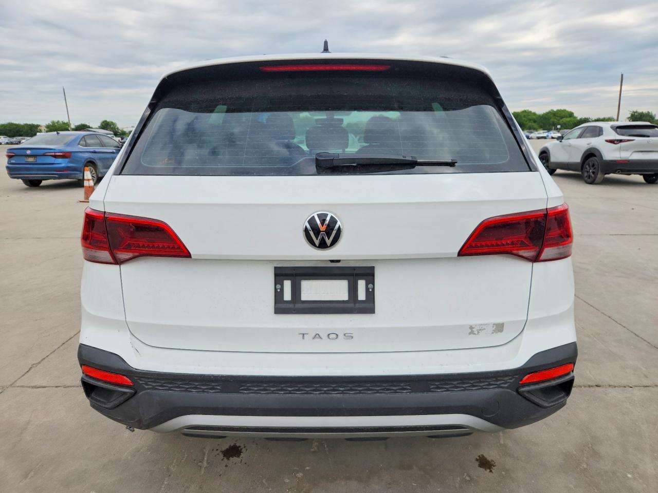 Volkswagen Taos S