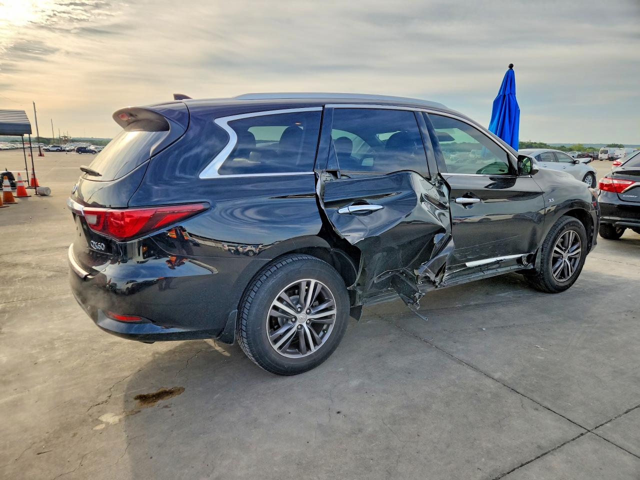 INFINITI Qx Luxe